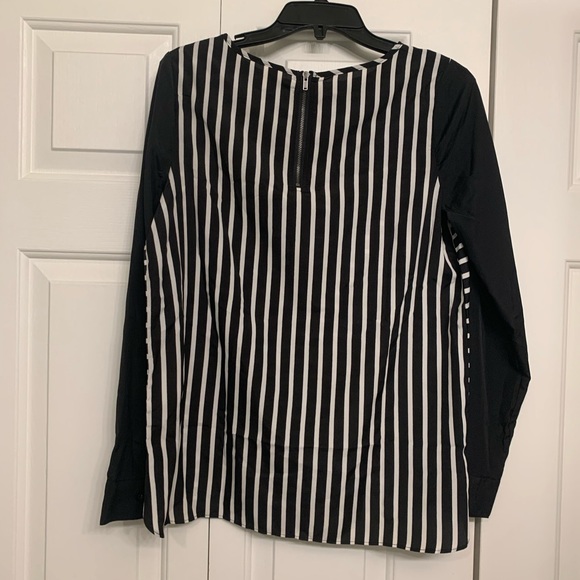 NWT striped top with black sleeves & zipper detail - Picture 2 of 2